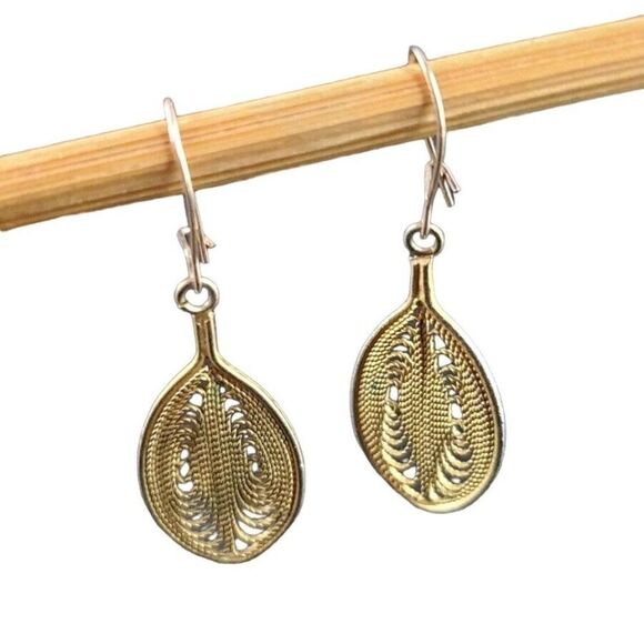 VINTAGE Gold-Tone Boho Filigree Dangle Pierced Earrings - Picture 1 of 9